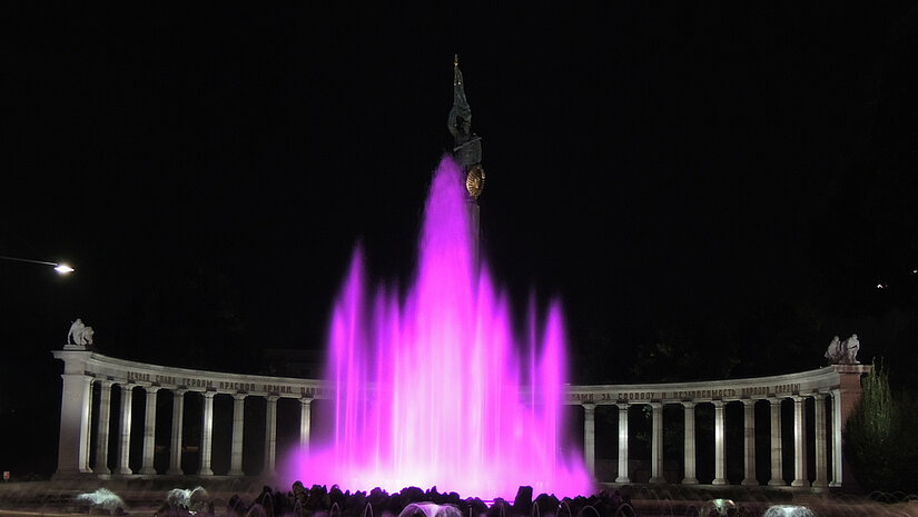 Der Hochstrahlbrunnen am Schwarzenbergplatz © Plan