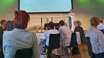 Bundesentwicklungsministerin Svenja Schulze empfängt Jugendliche