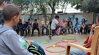 Kinder spielen in Gaza