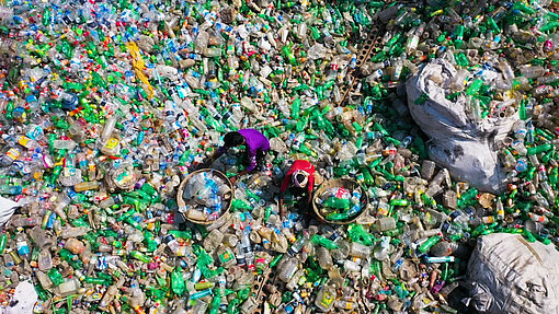 Menschen sammeln dort Materialien, die sie zum Recycling weiterverkaufen können