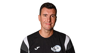 Damir Dukic unterstützt Plan International