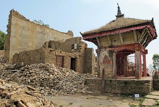 Mehrere Erdbeben in Nepal zerstörten 2016 ganze Dörfer und Städte. Plan International leistete humanitäre Hilfe