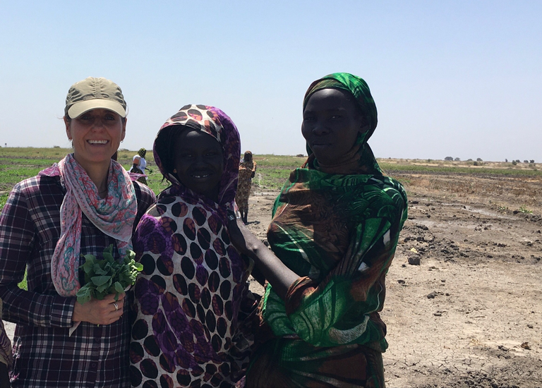 Evelin zu Besuch im Sudan.