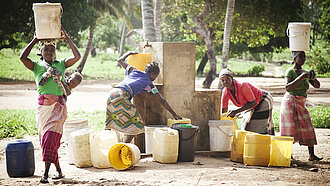 Mosambik kämpft momentan mit einer schweren Dürre, die das Leben hunderttausender Menschen bedroht. Plan International unterstützt die Koordinierung der Hilfsmaßnahmen vor Ort. © Plan International