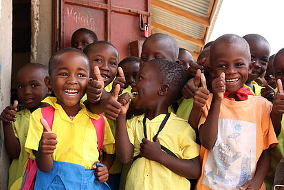 Schulkinder in Kenia