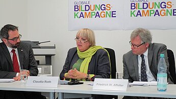 Vorstellung der Studie beim Pressegespräch mit Claudia Roth und Friedrich Affolter von UNICEF