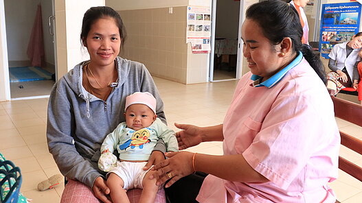 Bau von Mutter-Kind-Stationen in Laos