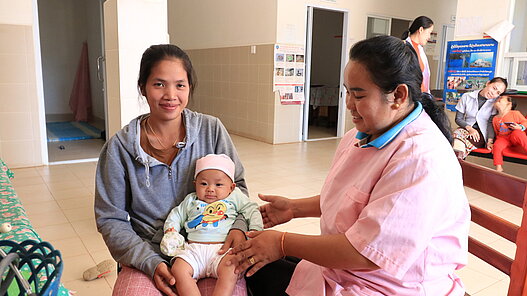 Bau von Mutter-Kind-Stationen in Laos