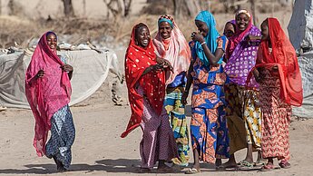 Drei von vier Mädchen heiraten vor ihrem 18. Geburtstag im Niger. © Vincent Tremeau