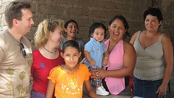 Gruppenaufnahme mit Familie