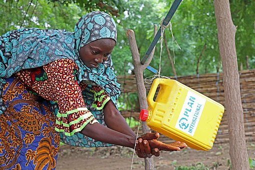 Hand-Hygiene mit dem „Tippy-Tap“