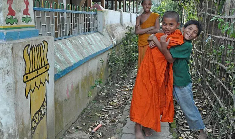 Kinder in einer buddhistischen Klosterschule.