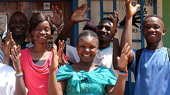 Gruppe vor Trainingszentrum 