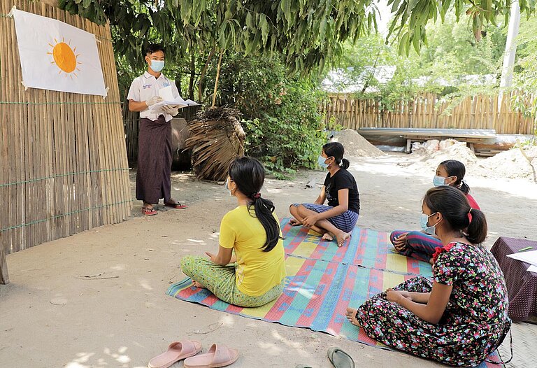 Training zum Schutz vor einer Covid-19-Ansteckung in Mandalay