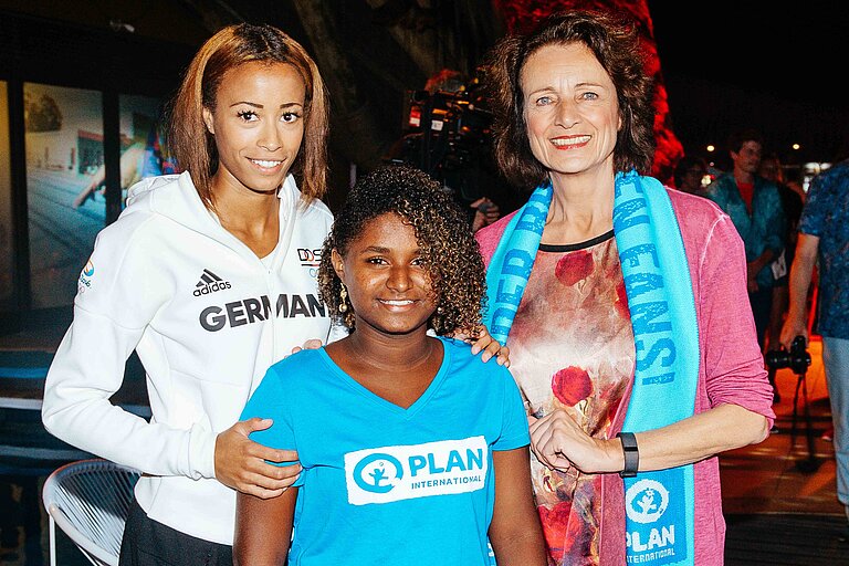 Wicileny posiert mit Tatjana Pinto.
