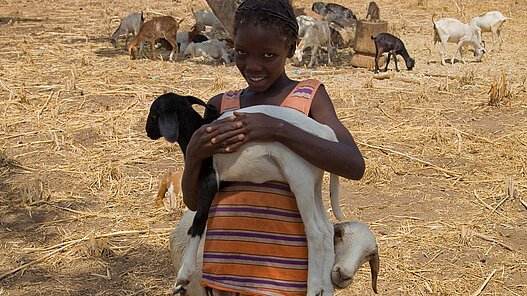 Mit diesem Geschenk unterstützen Sie Familien in Benin.