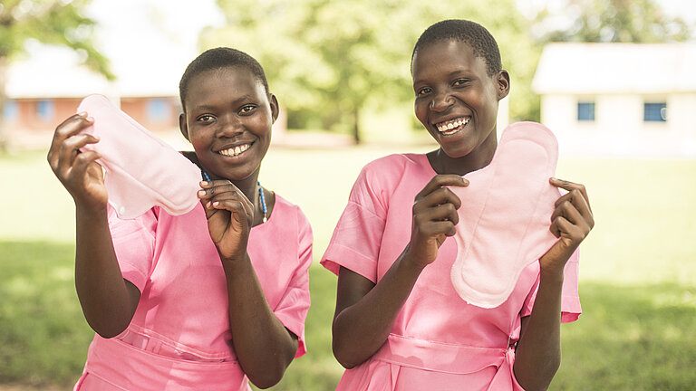 Selbstgenähte Binden: Kostengünstig & einfach hergestellt, ermöglichen sie eine Menstruation ohne Sorgen. ©Plan International