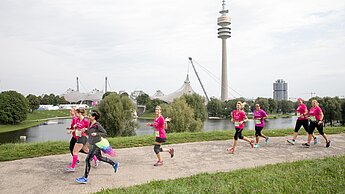 Die Strecke des Halbmarathons war keine leichte, bot aber einen schönen Ausblick vom Olympiaberg. © Norbert Wilhelmi