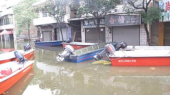 Wegen des heftigen Regens riefen die chinesischen Behörden landesweit die zweithöchste Alarmstufe "Orange" aus. © Plan