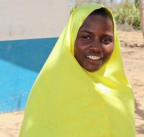 Ramla (14) in der kenianischen Gemeinde Ganze