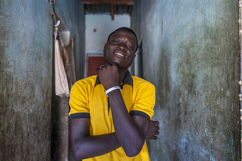 Enock, 21 Jahre, Benin. © Plan International / François Struzik