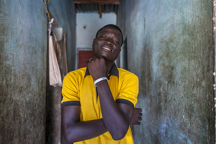 © Plan International / François Struzik Enock, 21 Jahre, Benin. © Plan International / François Struzik