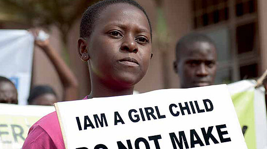 Because I am a Girl-Bericht für Jugendliche 2014: Mädchen auf dem Weg zur Mitbestimmung - Titel