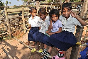 Rund ein Drittel der Kinder in unseren Projektregionen in Kambodscha sind untergewichtig und die wenigsten haben Zugang zu frühkindlicher Bildung.