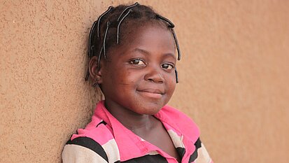 Mit diesem Projekt sollen die Bildungschancen für Mädchen in Burkina Faso verbessert werden.
