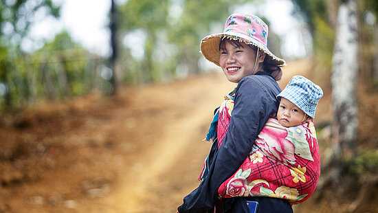 Mutter und Kind in Vietnam