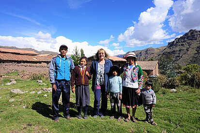 Gruppenbild mit der Familie in Peru