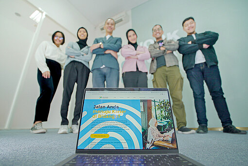 Sie beherrschen IT-Sicherheit, Web-Entwicklung, IT-Administration, App-Entwicklung und vieles mehr: die jungen Digital-Fachleute aus Indonesien Absolventen der IT-Workshops