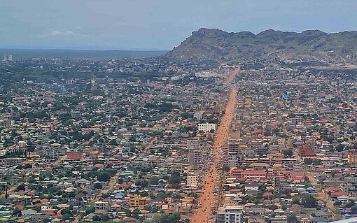 In der südsudanesischen Hauptstadt Juba gilt ab 20 Uhr eine Ausgangssperre Eine Stadt aus der Vogelperspektive