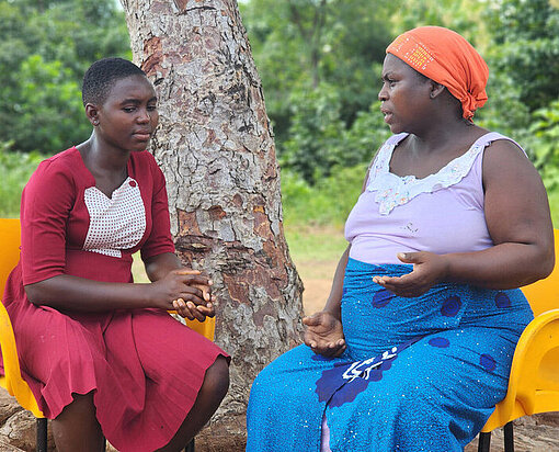 Dorcas redet mit Mutter