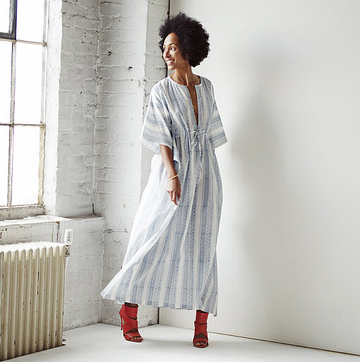 Im Plan Shop finden sich aufwendig bestickte Hemden, Jacken und Kimonos von Dhonk aus Indien Im Plan Shop finden sich aufwendig bestickte Hemden, Jacken und Kimonos von Dhonk aus Indien