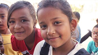Patenkinder berichten über ihr Leben in Nepal