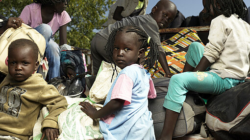 Wir helfen Kindern und Ihren Familien in Notsituationen. © Plan International / Peter Caton