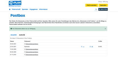 Screenshot der „Postbox“ auf der Webseite von Plan International. Es gibt einen Bereich zum Archiviertem mit einer Liste von Dokumenten zu Patenschaften und Spenden: Datum, Dokumentenname und Größe werden angezeigt. Eine grüne Infoleiste informiert, dass die Dokumente nun zur Verfügung stehen.