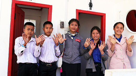 Eine neue Wasserversorgung inkl. Toiletten für Laos