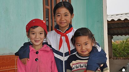 Familie Welle freut sich auf das Treffen mit ihrem Patenkind Huyen.