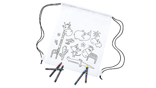 Kinder_Turnbeutel Weißer Beutel mit einer Umrisszeichnung. Das Motiiv besteht aus verschiedenen lustigen Tieren und Pflanzen.