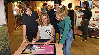wolke-hegenbarth-eroeffnet-plan-ausstellung-mission-2030-in-muenchen
