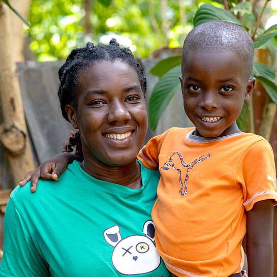Marceline mit ihrem Sohn 