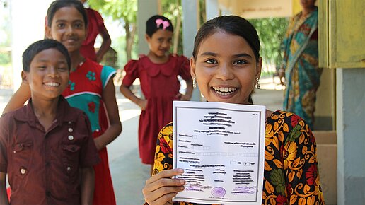 Mit diesem Geschenk unterstützen Sie die digitale Geburtenregistrierung.