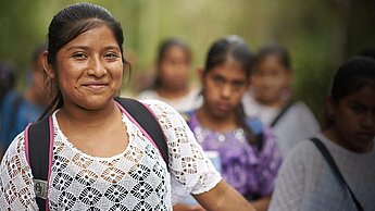 Ein Schulabschluss bietet Mädchen in Guatemala neue Zukunftsperspektiven.