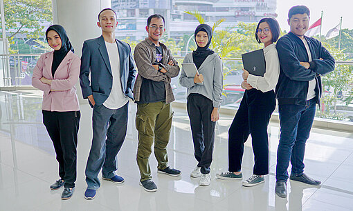 Junge IT-Talente aus Indonesien Eine Jugendgruppe