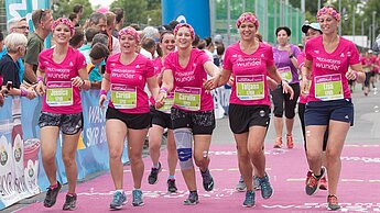 Nach dem erfolgreichen Lauf in Stuttgart wird es am 17. Juni für die Läuferinnen im Hamburger Stadtpark ernst. © Norbert Wilhelmi