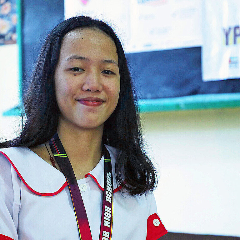 Die junge Journalistin Kristine aus den Philippinen