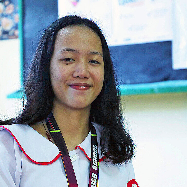 Die junge Journalistin Kristine aus den Philippinen