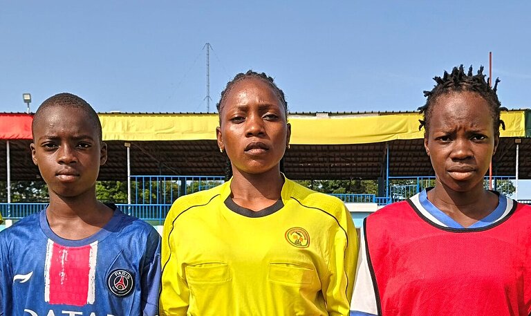 Yawa mit Team-Kolleg:innen